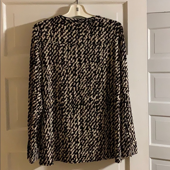 Slinky  animal print top - Picture 3 of 3